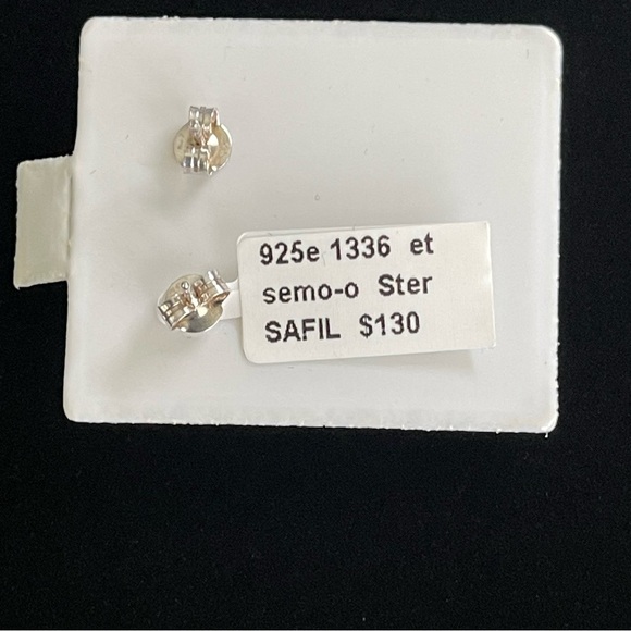 Sterling Silver 925 Cabachon Ethiopian Opal earrings - Picture 8 of 9